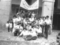 Cuadrilla de jóvenes en la plaza de los Fueros