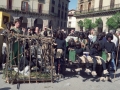Cuadrilla disfrazada de tribu africana