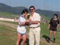Entrega de trofeos de la final de fútbol femenino, en el campo del Aloña Mendi