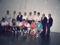 Grupo de pelotaris finalistas y asistentes al VI Campeonato de pelota vasca San Miguel. Entre las personas que se hallan de pie, Eli Galdos