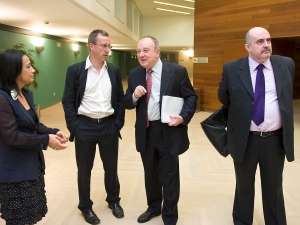 Ekitaldia hasi aurretik hizketan