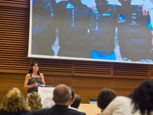 Edurne Pasaban hitzaldia ematen