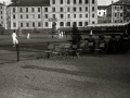 GENTE JUGANDO AL TENIS EN LAS ANTIGUAS PISTAS DE SAN SEBASTIAN. (Foto 6/7)