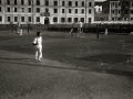 GENTE JUGANDO AL TENIS EN LAS ANTIGUAS PISTAS DE SAN SEBASTIAN. (Foto 7/7)