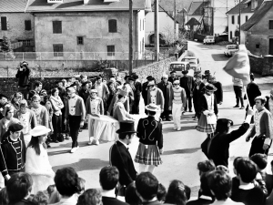 Altzürüküko maskaradak Mendikotan