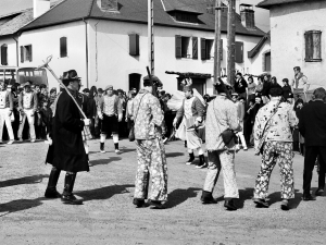 Altzürüküko maskaradak Mendikotan