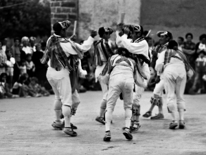 Paloteados en la plaza Blankoa.