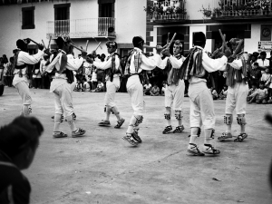 Paloteados en la plaza Blankoa.