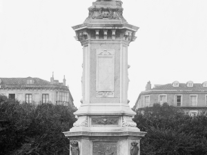 Antonio Okendoren estatua