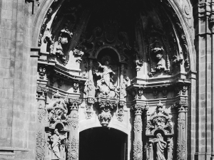 Santa Maria elizaren sarrera