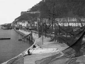 Sareak konpontzen portuan