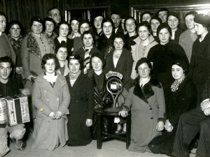 Euskarazko irratsaioetako partaide ezezagunak