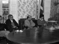 Mesa de las elecciones municipales : entre los presentes, Ei Galdos