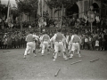 GRUPO DE DANTZARIS EN LA GOIKO PLAZA DE ANDOAIN. (Foto 3/7)