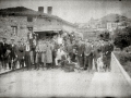 GRUPO DE HOMBRES EN EL BARRIO DE CARABEL. (Foto 1/6)