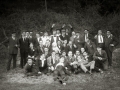 GRUPO DE HOMBRES EN EL BARRIO DE CARABEL. (Foto 5/6)