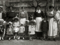 GRUPO DE NIÑOS CON AÑAS EN EL PASEO DE LA CONCHA. (Foto 4/4)