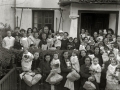 GRUPO DE NIÑOS CON SUS CUIDADORAS EN UN CENTRO DE ACOGIDA INFANTIL. (Foto 2/4)