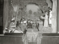 GRUPO DE NIÑOS Y JOVENES VESTIDOS DE CALLE Y DURANTE UNA REPRESENTACION TEATRAL EN UN ESCENARIO. (Foto 2/3)