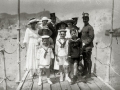 GRUPO DE PERSONAS CON NIÑOS EN EL EMBARCADERO DEL CLUB NAUTICO. (Foto 1/1)
