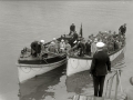 GRUPO DE PERSONAS EN EL EMBARCADERO DEL CLUB NAUTICO DE SAN SEBASTIAN. (Foto 2/5)
