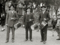 GRUPO DE TXISTULARIS EN SAN SEBASTIAN. (Foto 1/6)