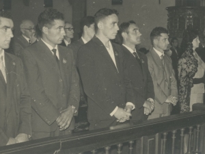 Momento de la celebración de la misa en la iglesia San Juan Bautista