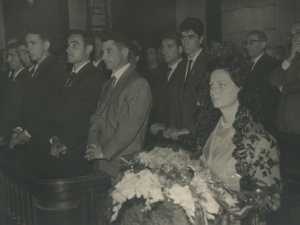 Momento de la celebración de la misa en la iglesia San Juan Bautista