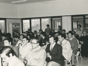Público asistente a la inauguración del colegio