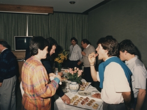 Momento del acto con los invitados durante el lunch