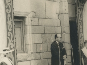 Discursos tras el descubrimiento de la placa de homenaje en la calle San Juan 76