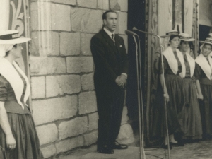 Discursos tras el descubrimiento de la placa de homenaje en la calle San Juan 76