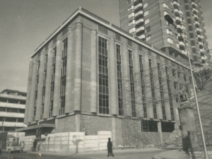 Construcción de edificio en la calle General Mola