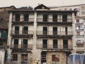 Fachada sur del edificio de la calle San Juan 15-17