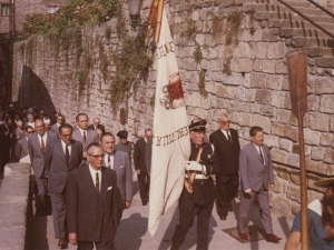 Desfile de autoridades por las calles de Pasaia