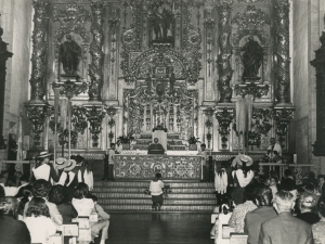 Misa en la iglesia de San Juan Bautista