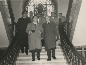 José María del Moral y otras autoridades visitando las instalaciones de la empresa Pysbe