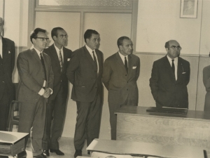 Autoridades asistentes a la inauguración de la escuela