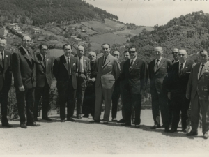 Manuel Valencia Remón y otras autoridades en el mirador de Pasai San Pedro