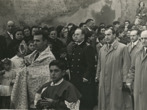 Procesión con las autoridades por las calles Pasai San Pedro