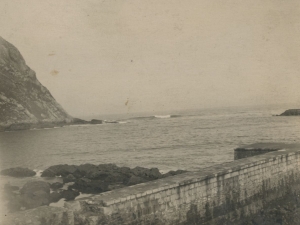 Espigón de Arando Txiki y la entrada de la bahía de Pasaia