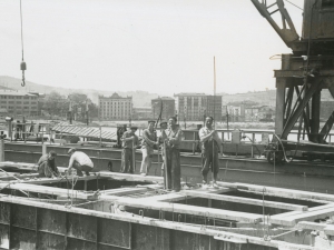 Operarios trabajando del puerto de Pasaia