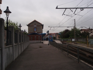 Tren geltokia.