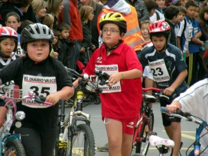 ZARAUZKO I. TRIATLOI TXIKIA ASPANOGI MOBIBIKE EGUNA 2010