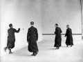 Partido de pelota jugado por cuatro jóvenes sacerdotes en la inauguración