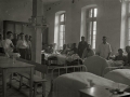 HERIDOS DURANTE LA CONTIENDA CONVALECIENTES EN UN HOSPITAL. (Foto 2/4)