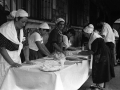 Mujeres preparando talos