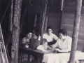 Familia bazkal garaian