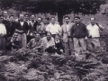 Lagun taldea mendi irteera batean