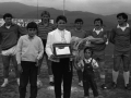 Actos de homenaje a Juan Urrestarazu en el campo Azkoagain. Entre los presentes, Santi Idigoras
